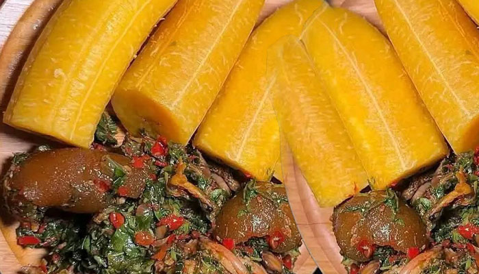 Boiled Plantain/Sauce with Ponmo