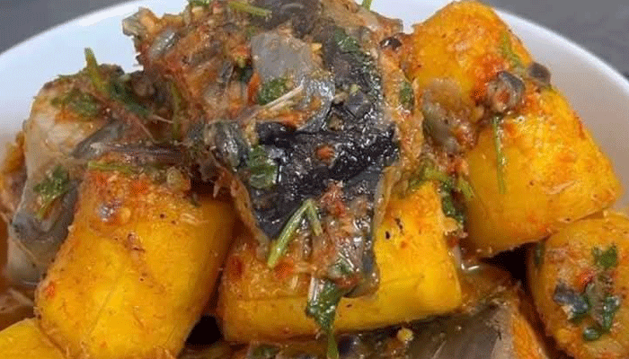 Boiled Plantain with Catfish Pepper Soup