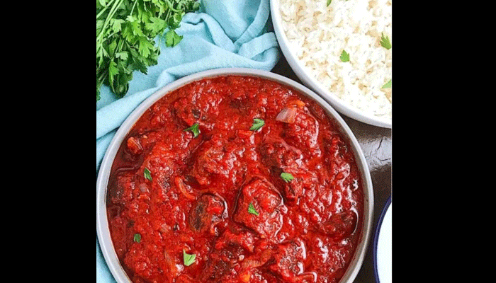 Fresh Tomatoes Stew Sauce with White Rice (Extra Rice is Free)